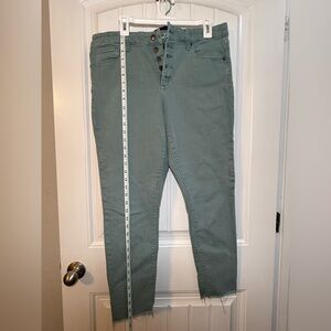 Universal Thread High Rise Skinny Jeans Light Green Raw Hem Women’s 14/32R